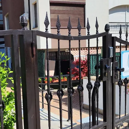 Violeta - With Sea View In 1st Line Sarafowo 아파트