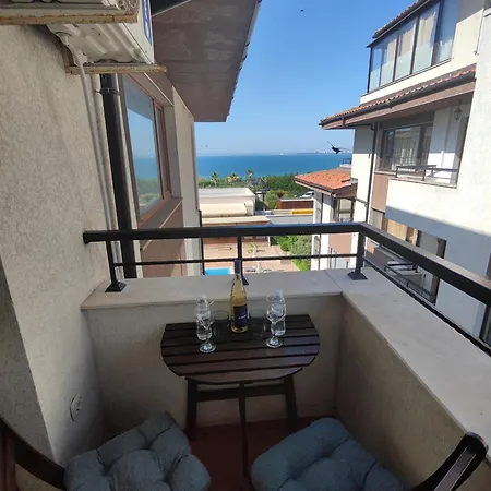 Violeta - With Sea View In 1st Line Sarafowo Apartment